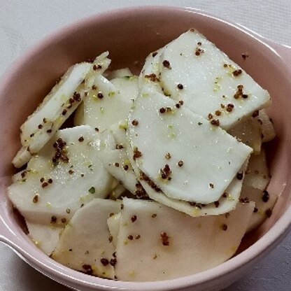 粒マスタードにレモンの酸味が
とってもいいアクセントになっていて、食べやすかったです。
いくらでも行けちゃいますね。
美味しかったです。